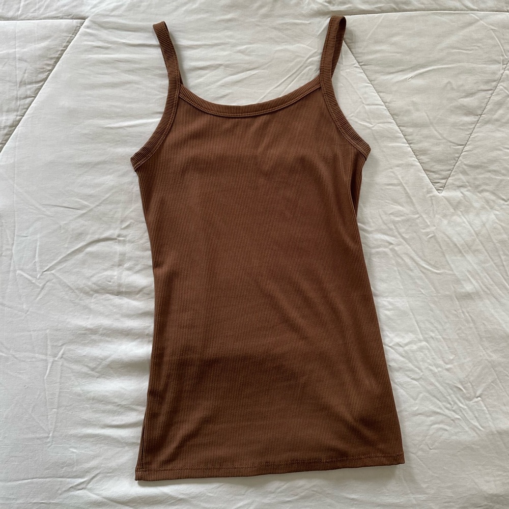 Brown stretchy ribbed tank top